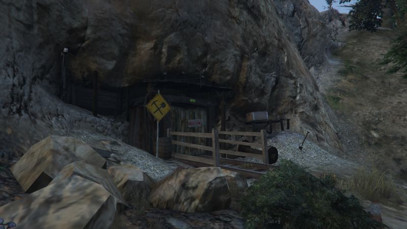 File:Mining.jpg